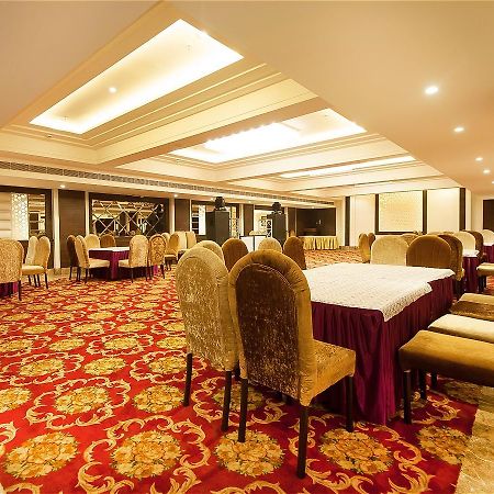 Hotel The Palm Court Ludhiana Exterior foto