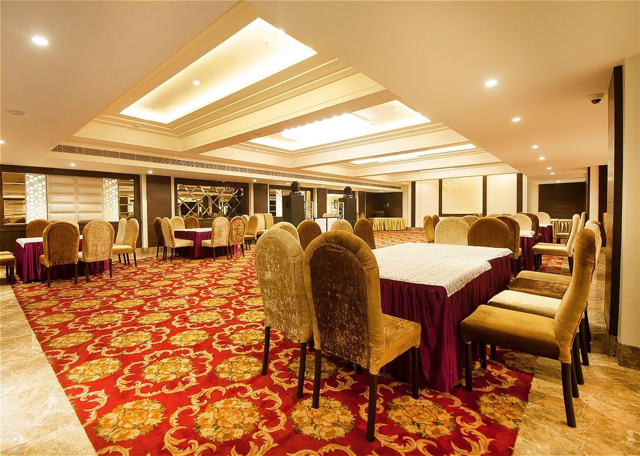 Hotel The Palm Court Ludhiana Exterior foto