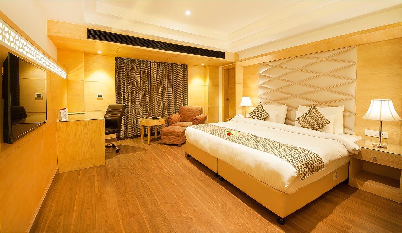 Hotel The Palm Court Ludhiana Exterior foto
