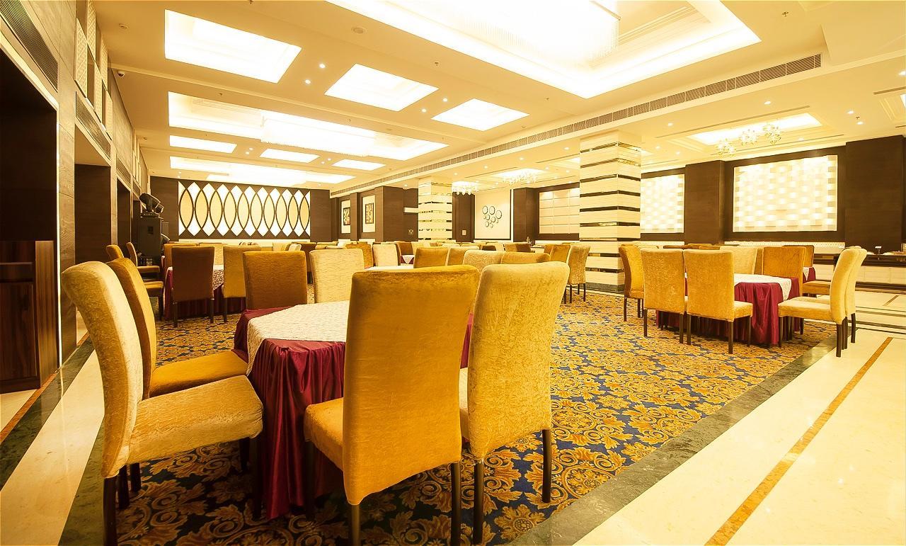Hotel The Palm Court Ludhiana Exterior foto